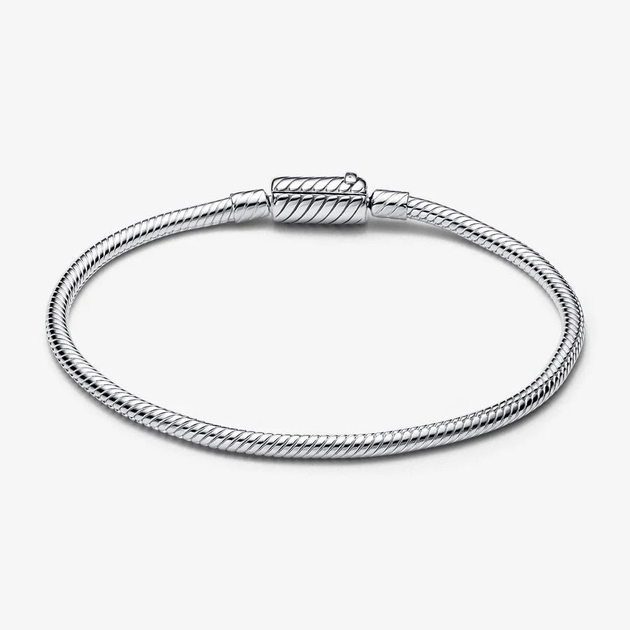 Easy-Close Magnetic Clasp Snake Chain Bracelet