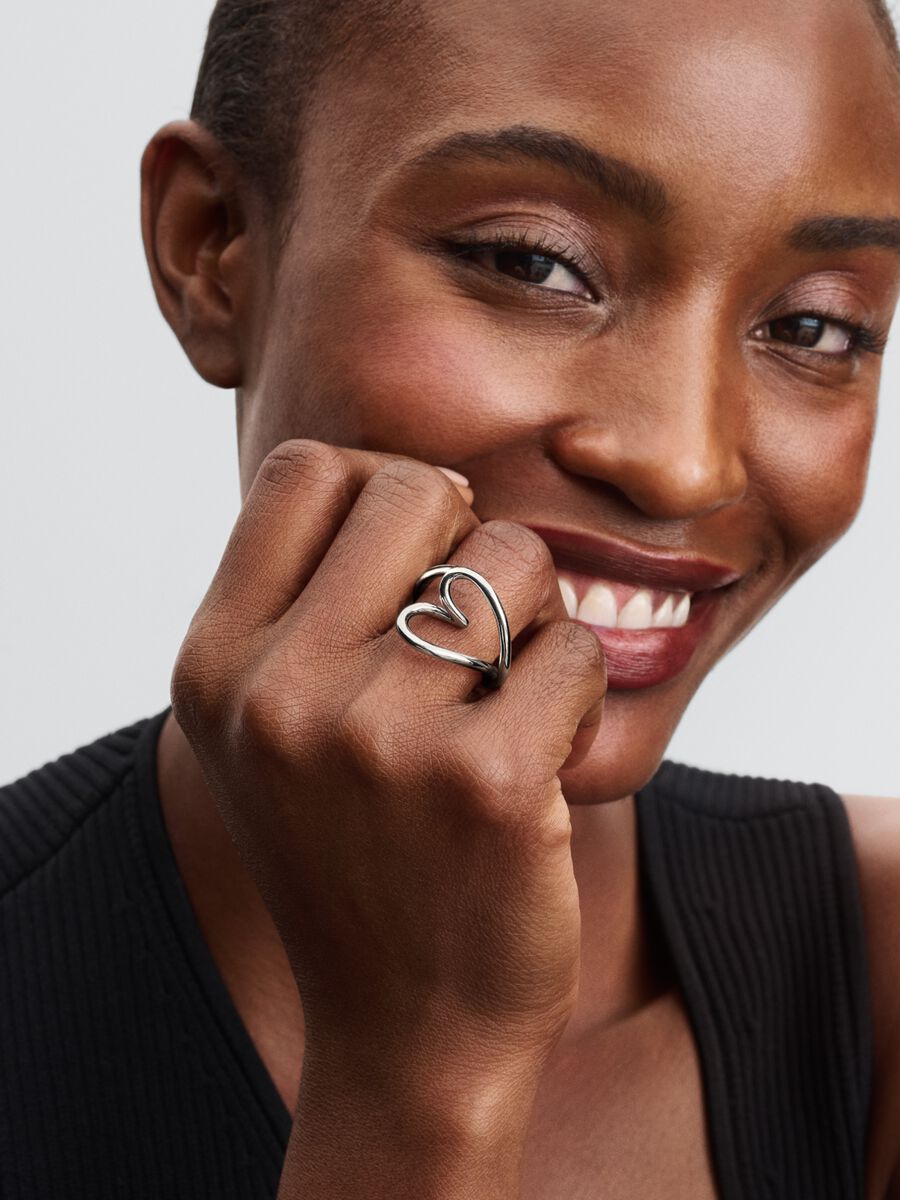 Organically Shaped Heart Ring
Sterling silver