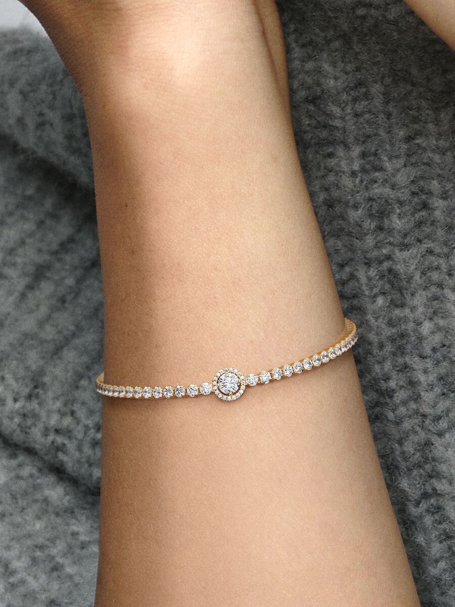 Sparkling Halo Tennis Bracelet
14k gold plating