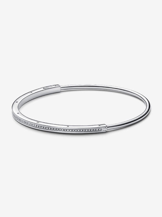Pandora Signature I-D Pavé Bangle
Sterling silver