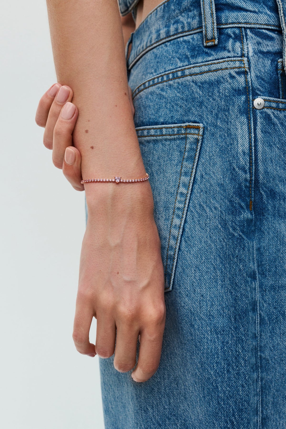 Sparkling Heart Tennis Bracelet
14k rose gold plating