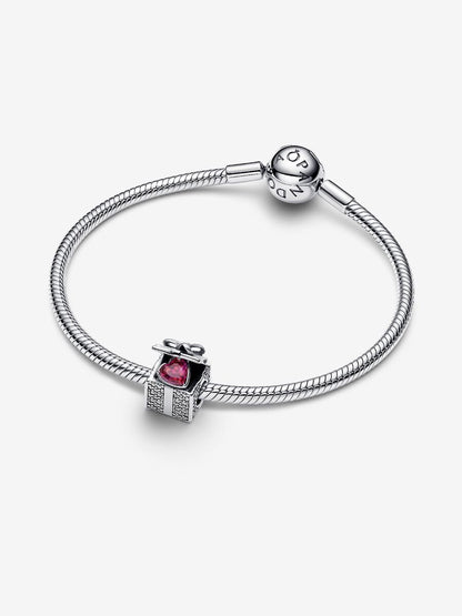 Sparkling Gift Box Charm
Sterling silver