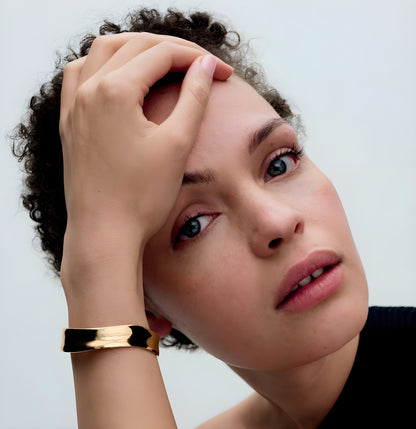 ORGANICALLY SHAPED BROAD OPEN BANGLE