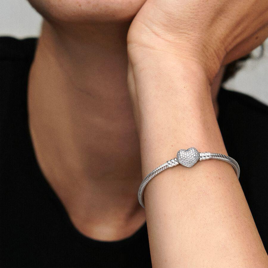 Bracelet with heart-shaped clasp and cubic zirconia